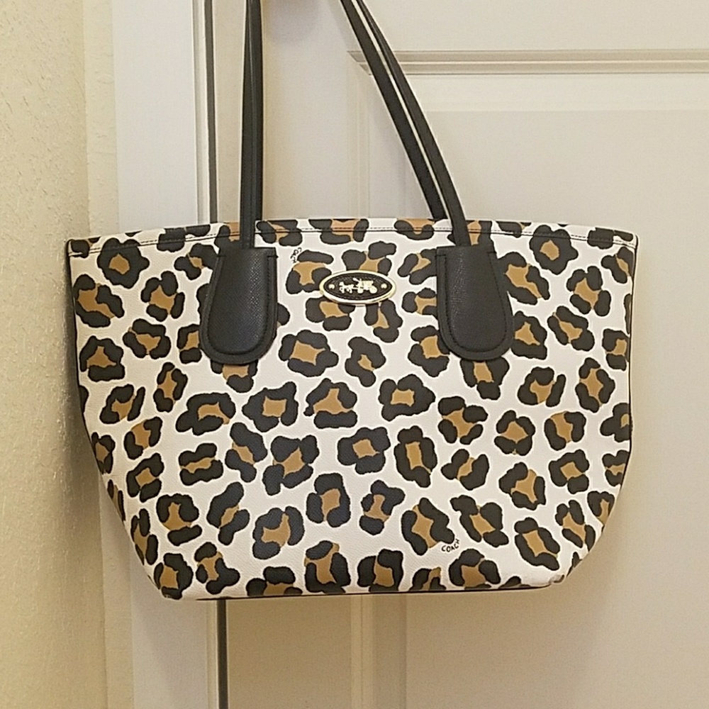 Coach leopard shoulder bag